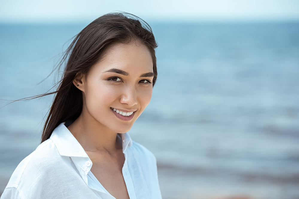 provider injecting botox into forehead lines