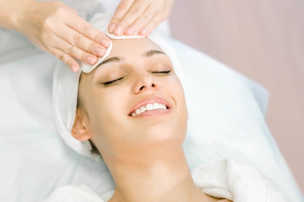 Preparing for chemical peel prior to BBL treatment.