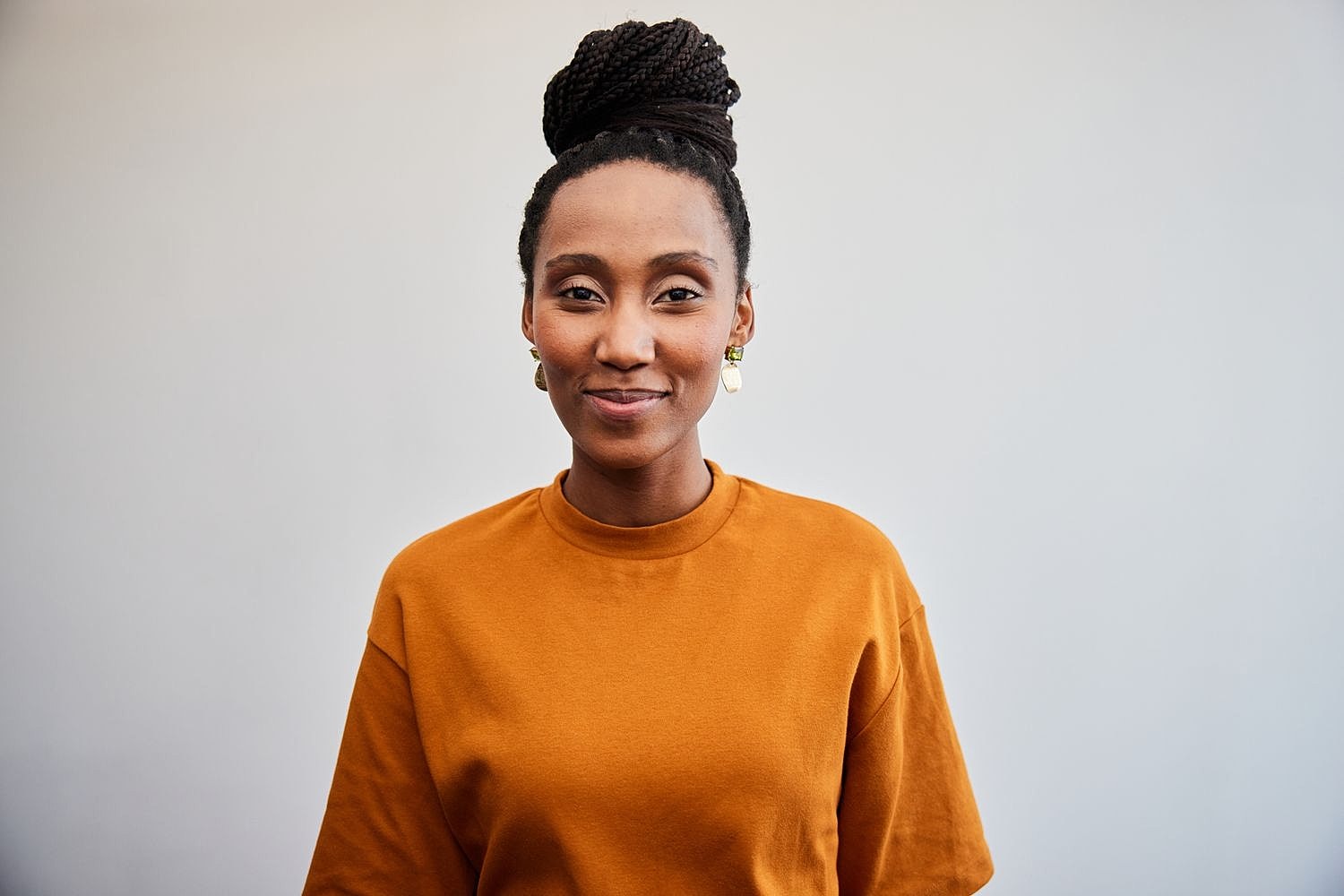 Houston FaceTite model with brown hair
