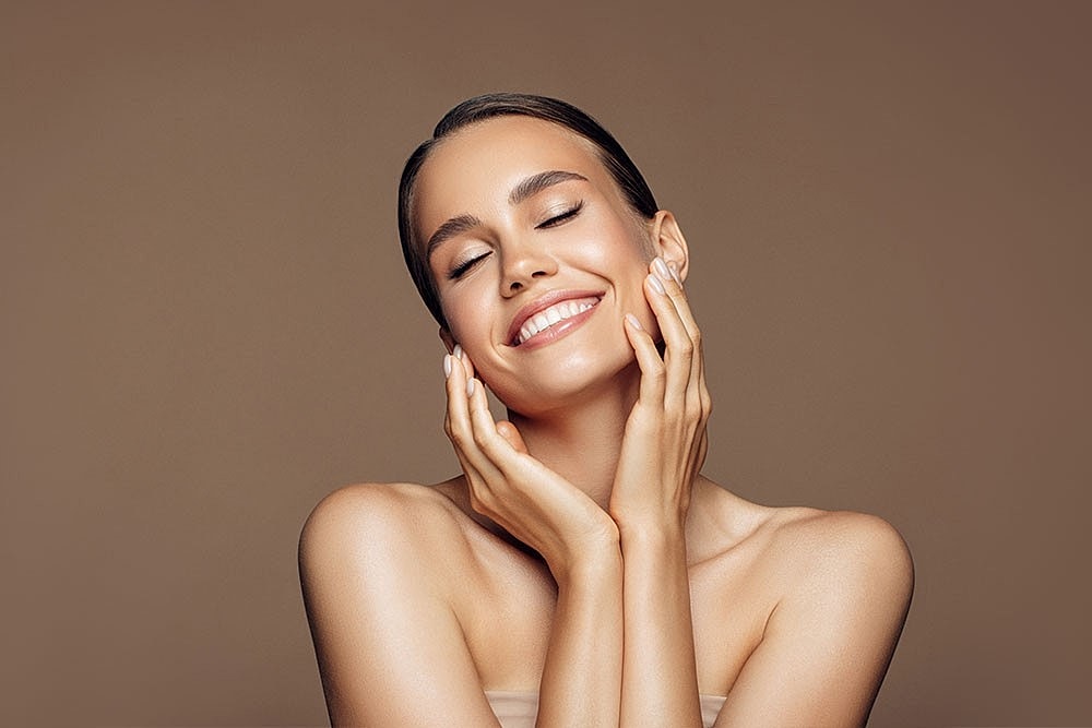 Does SKINVIVE by Juvéderm really work? Read on, and Learn How Can It Revolutionize Your Glow This Summer