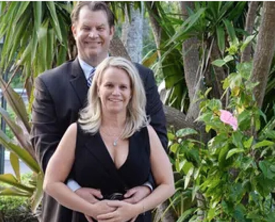 Vero Beach Plastic Surgeon Dr. Alan Durkin with beautiful woman