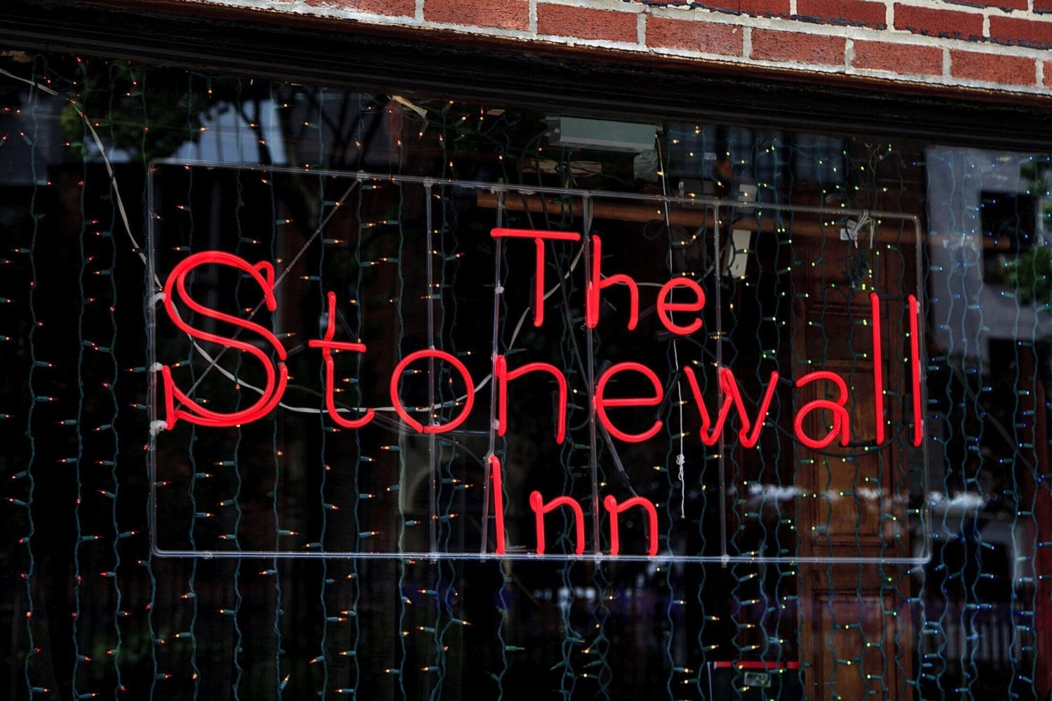 the stonewall inn sign