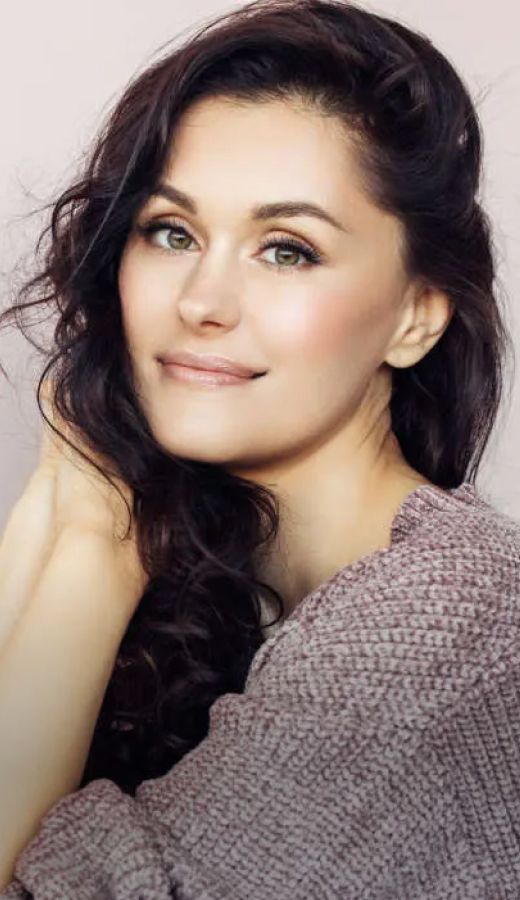 tampa med spa model with dark hair